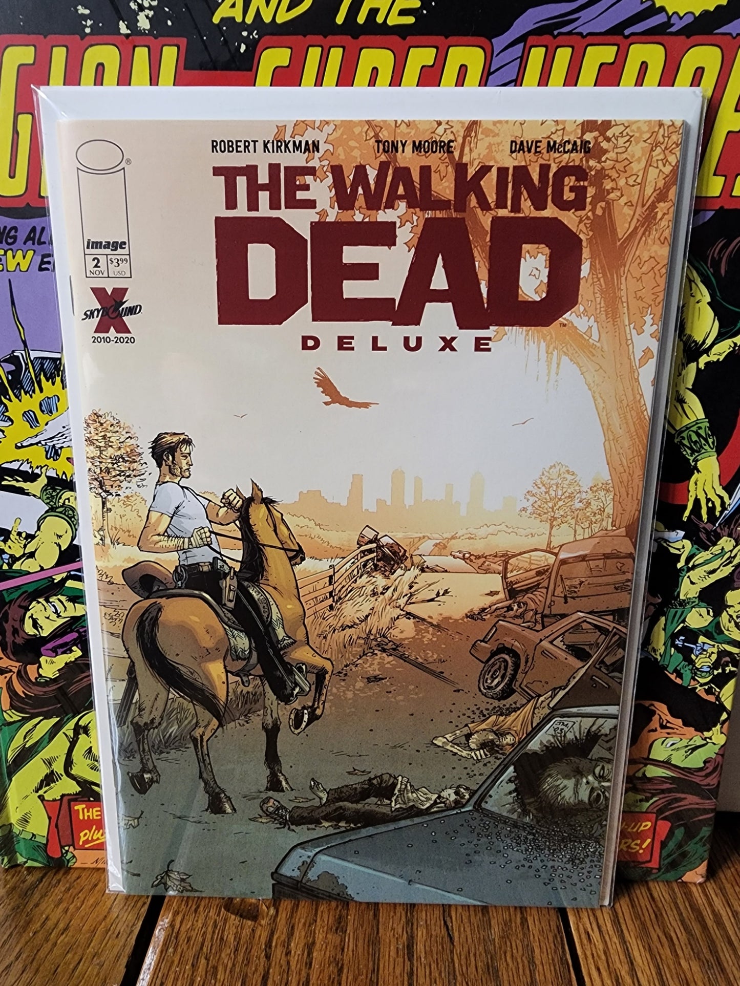 The Walking Dead Deluxe #2 Cover B (NM)