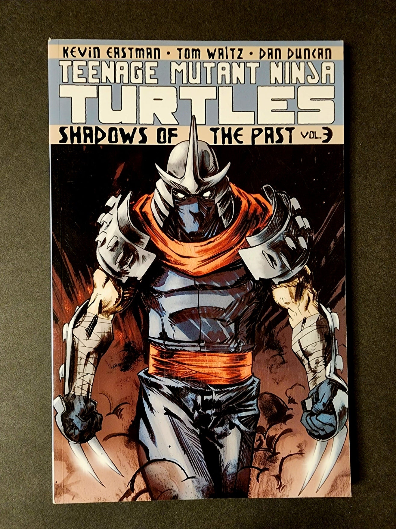 Teenage Mutant Ninja Turtles Vol. 3: Shadows of the Past (TPB)
